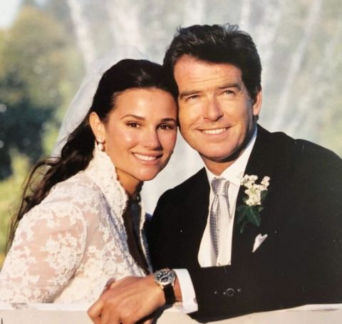 Keely Shaye Smith is married to Pierce Brosnan.